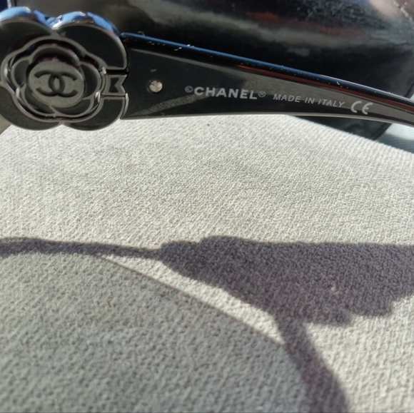 Chanel shield style sunglasses with Swarovski crystal accents - Picture 9 of 9